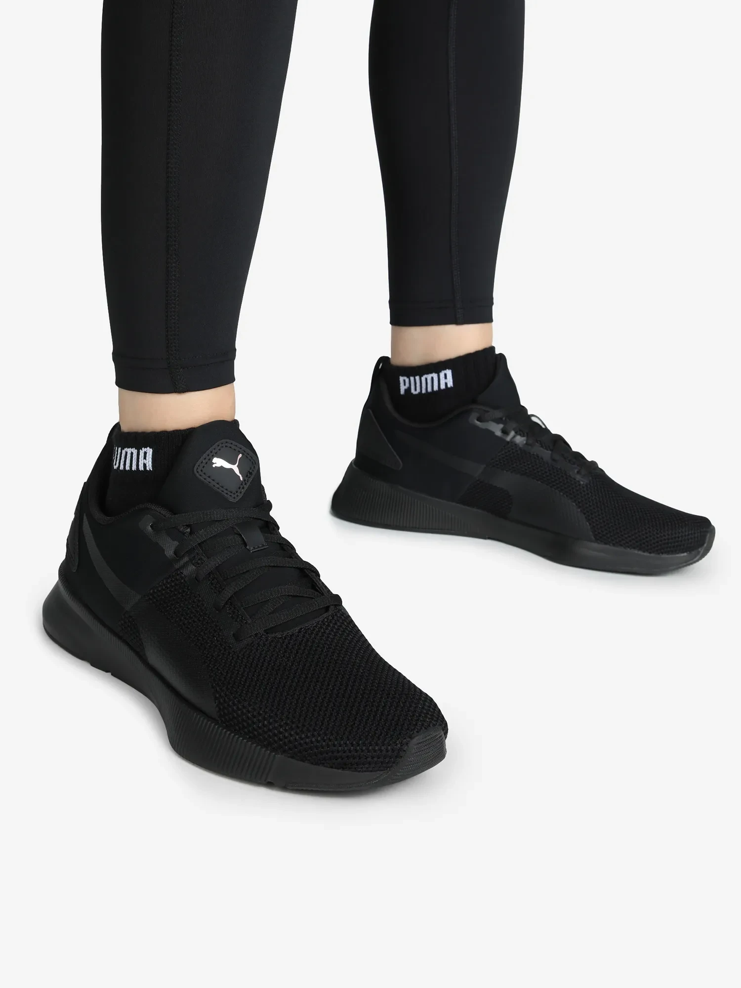 Кросівки жіночі PUMA Flyer Runner