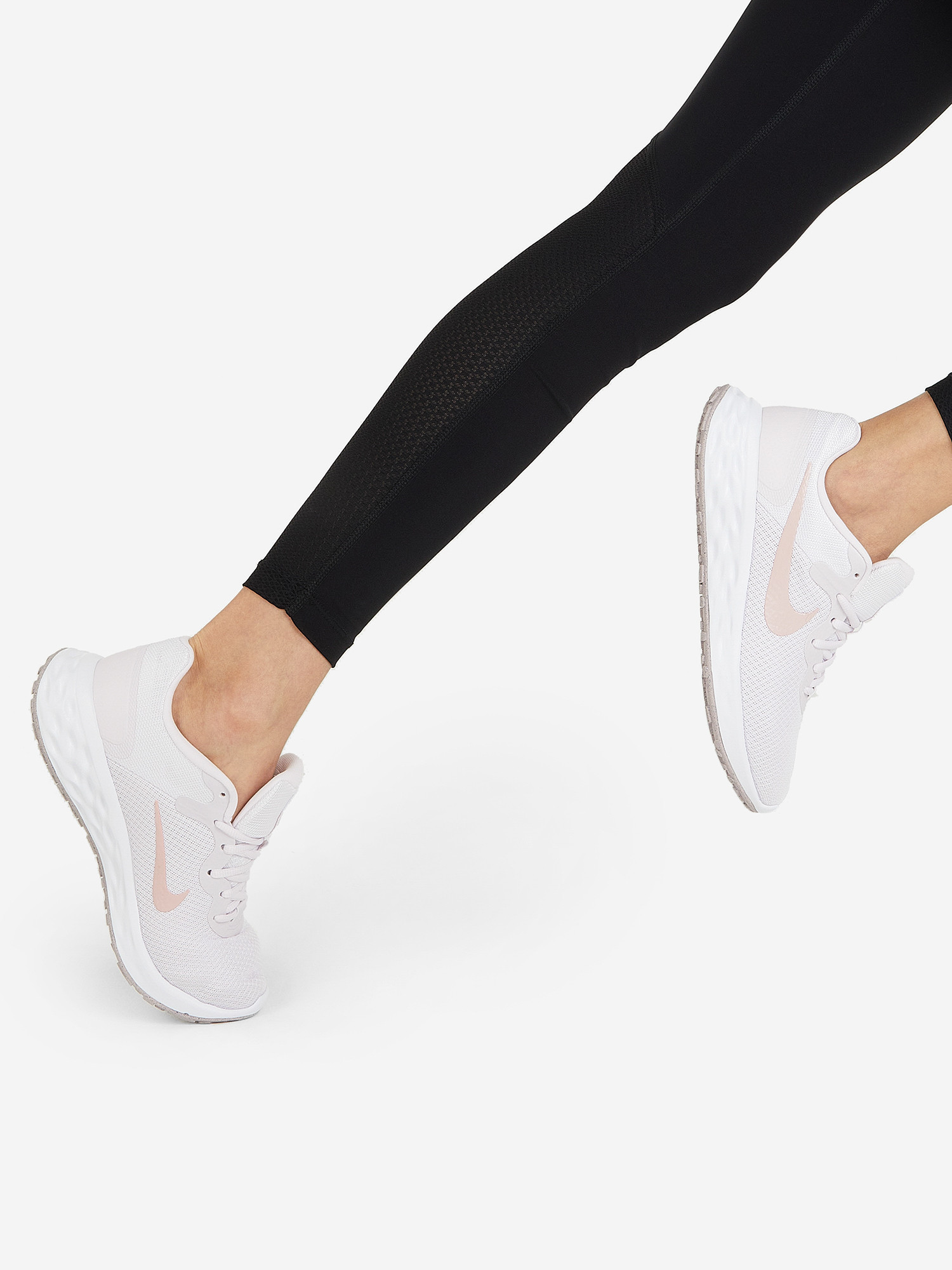 Кросівки жіночі Nike Revolution 6 Next Nature
