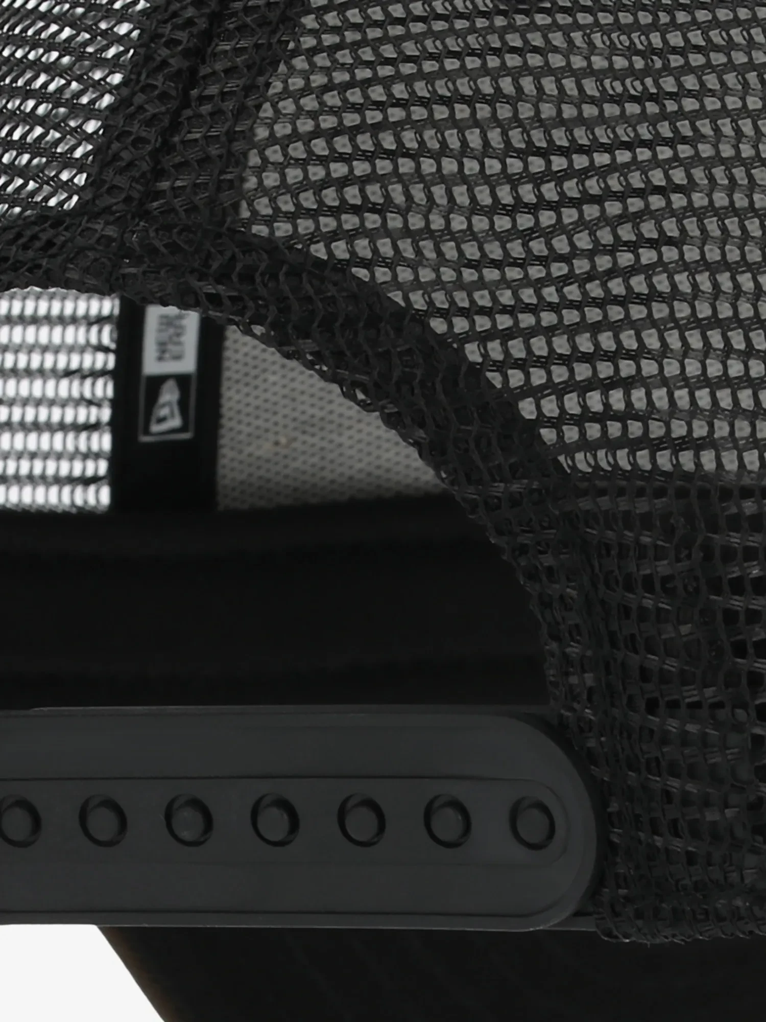 Бейсболка New Era Rubber Logo Trucker