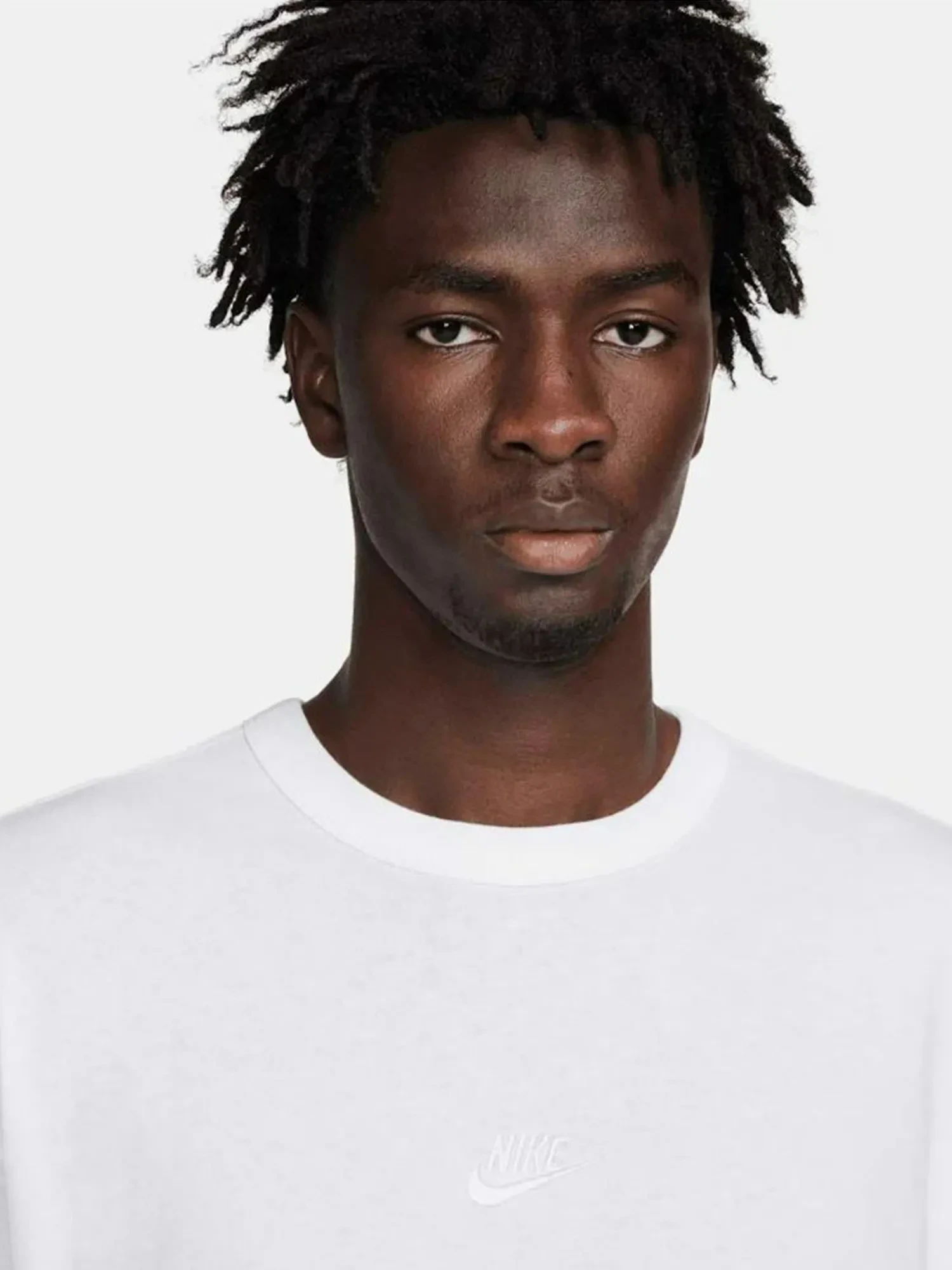 Футболка чоловіча Nike Sportswear Premium Essentials