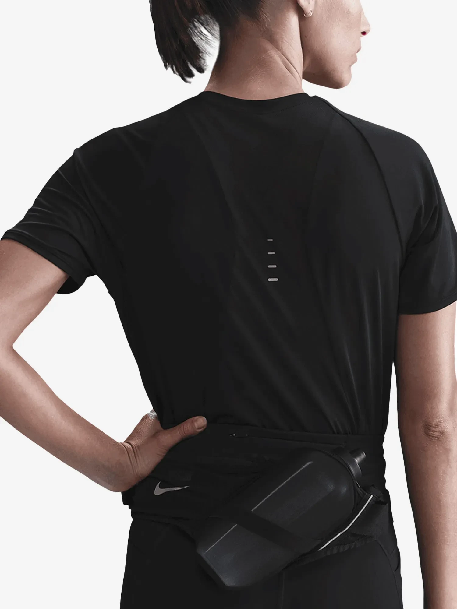 Футболка жіноча Nike Swift DF SS