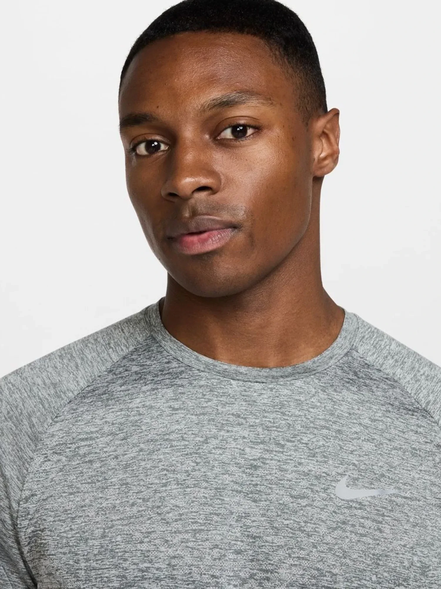 Футболка чоловіча Nike Stride 5