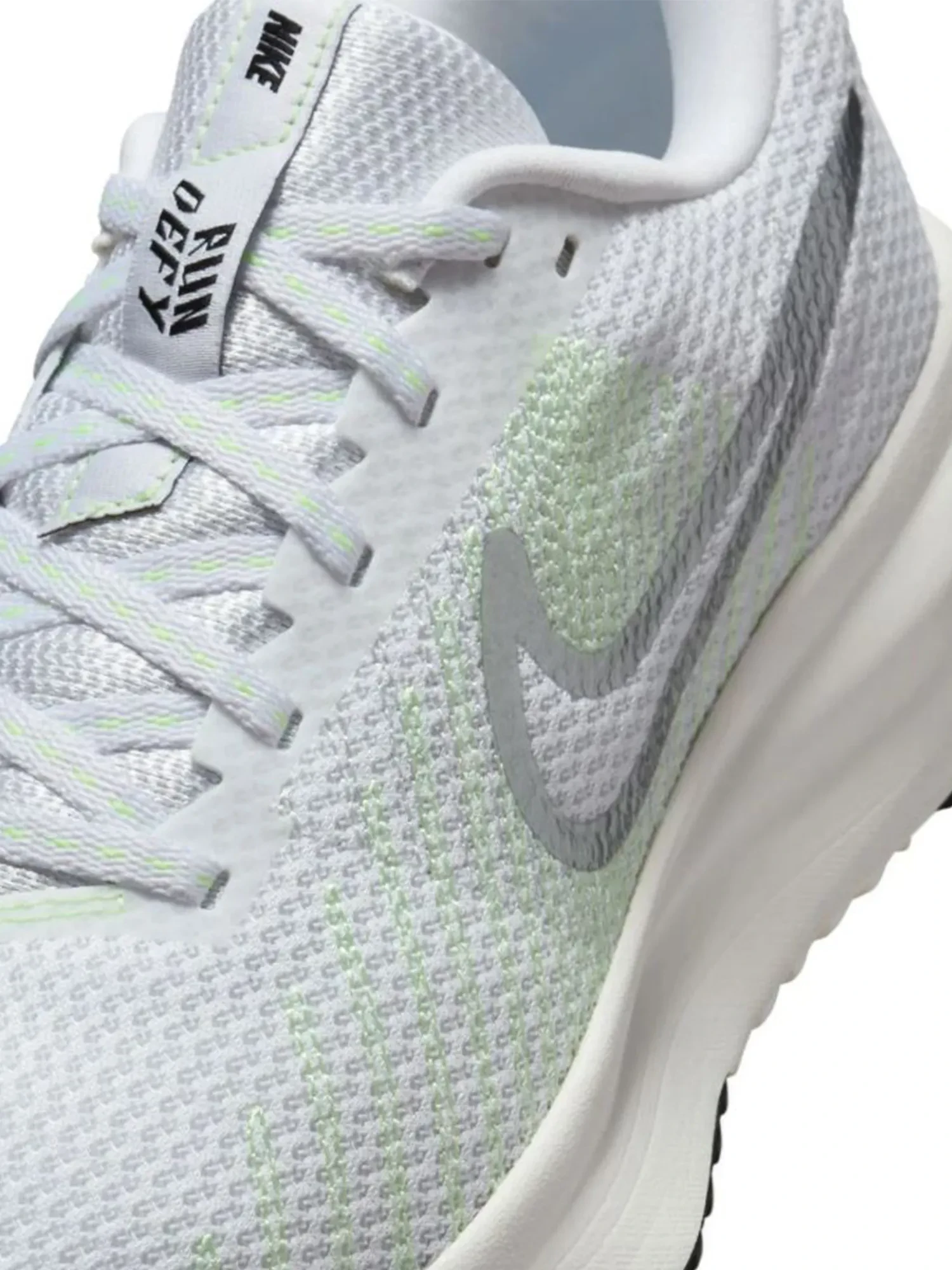 Кроссовки женские Nike Run Defy